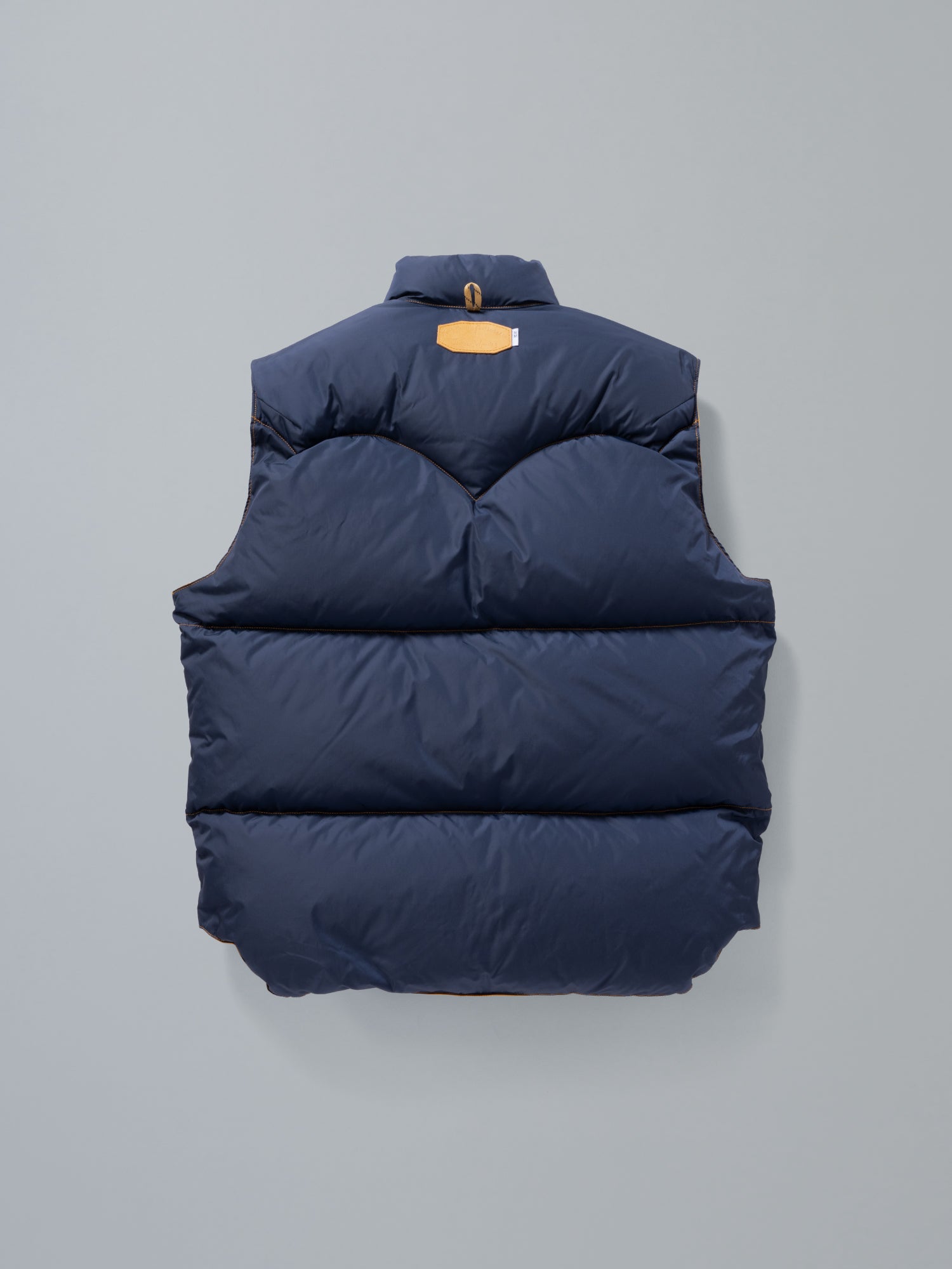 #032 REVERSIBLE DOWN VEST