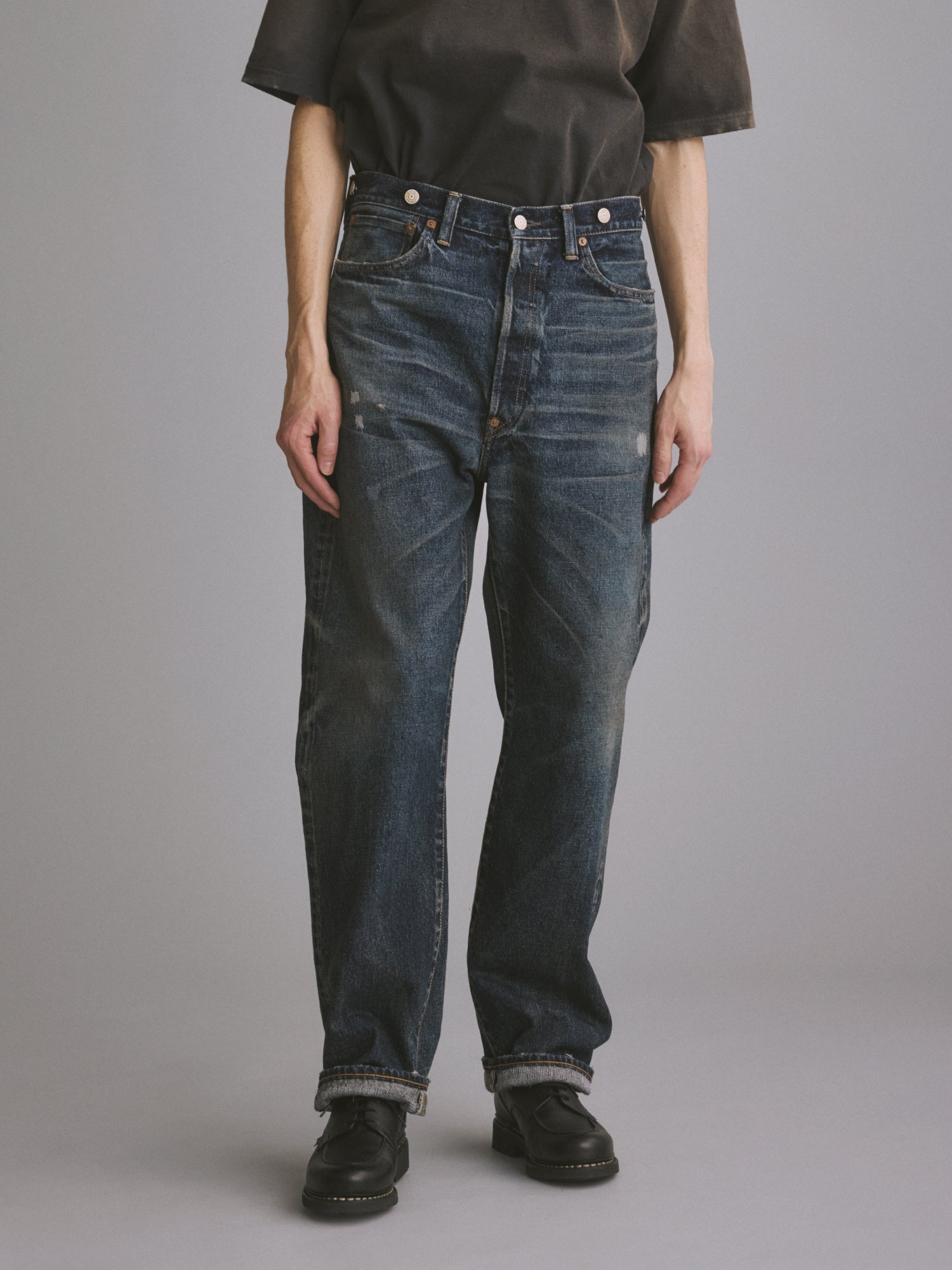 #002 1942 LV JEANS