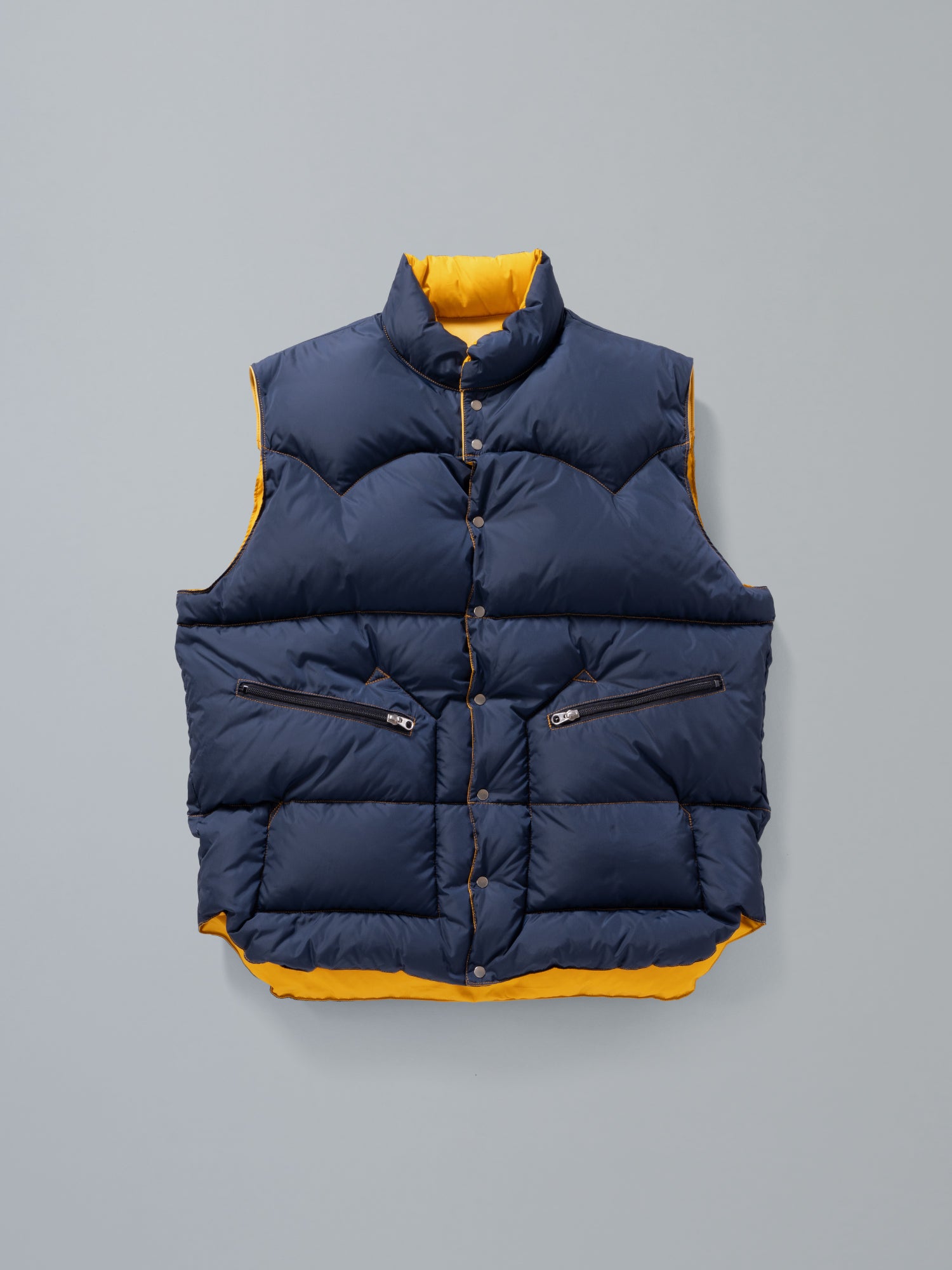 #032 REVERSIBLE DOWN VEST