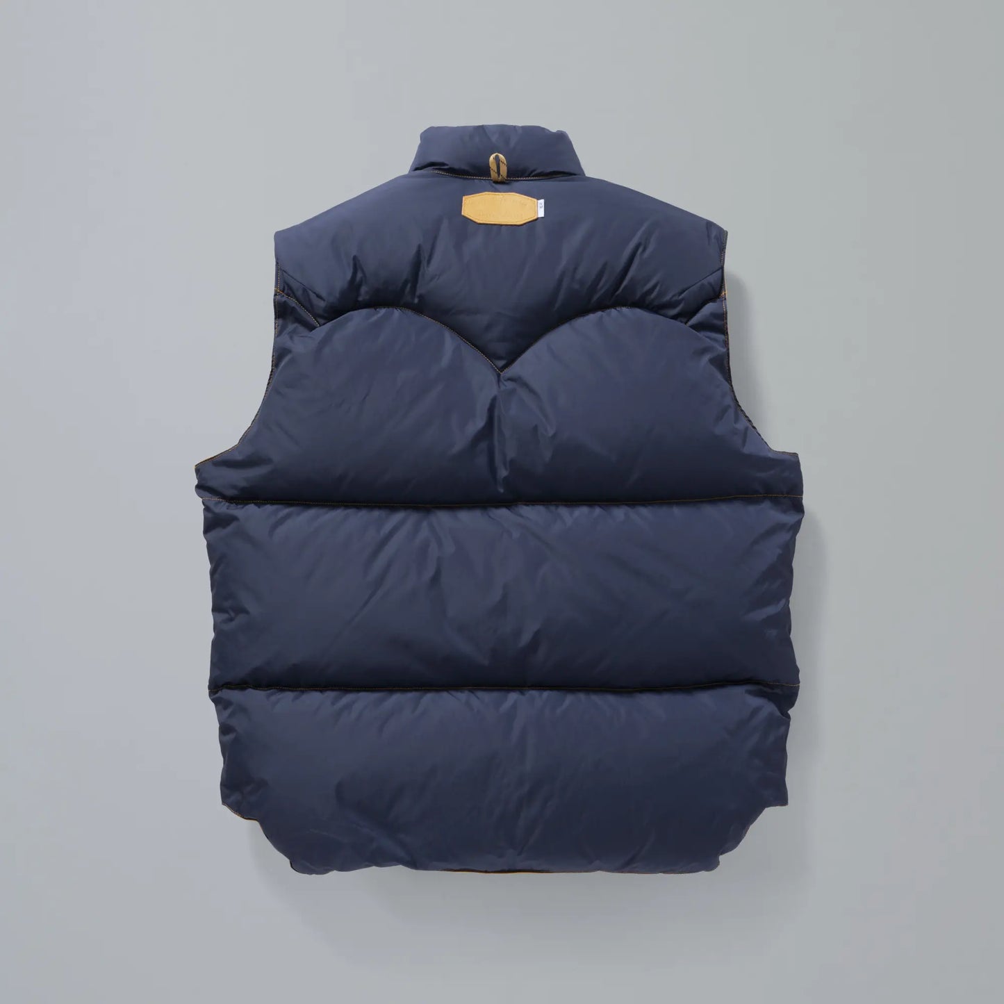 #032 REVERSIBLE DOWN VEST