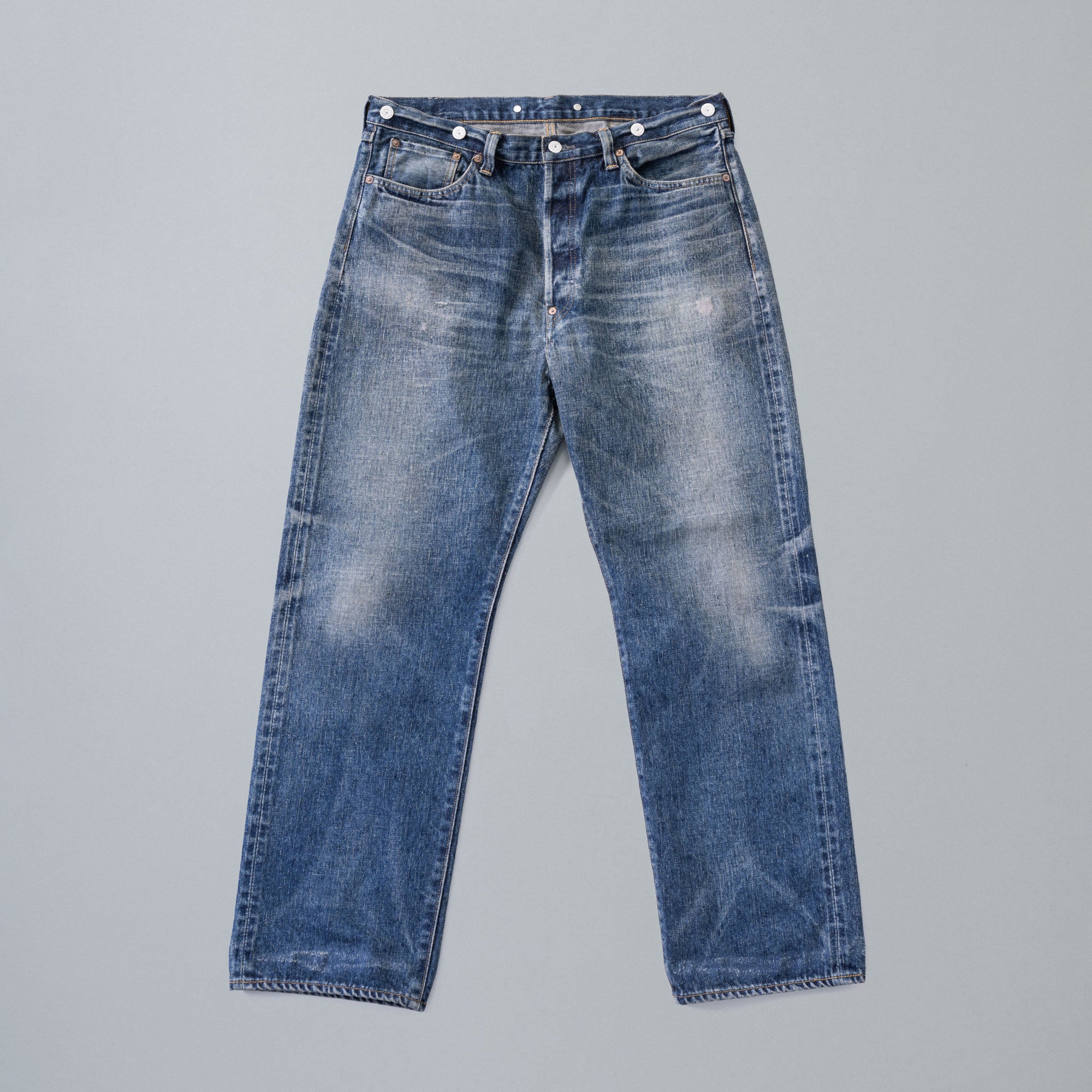 002 1942 LV JEANS – New Manual